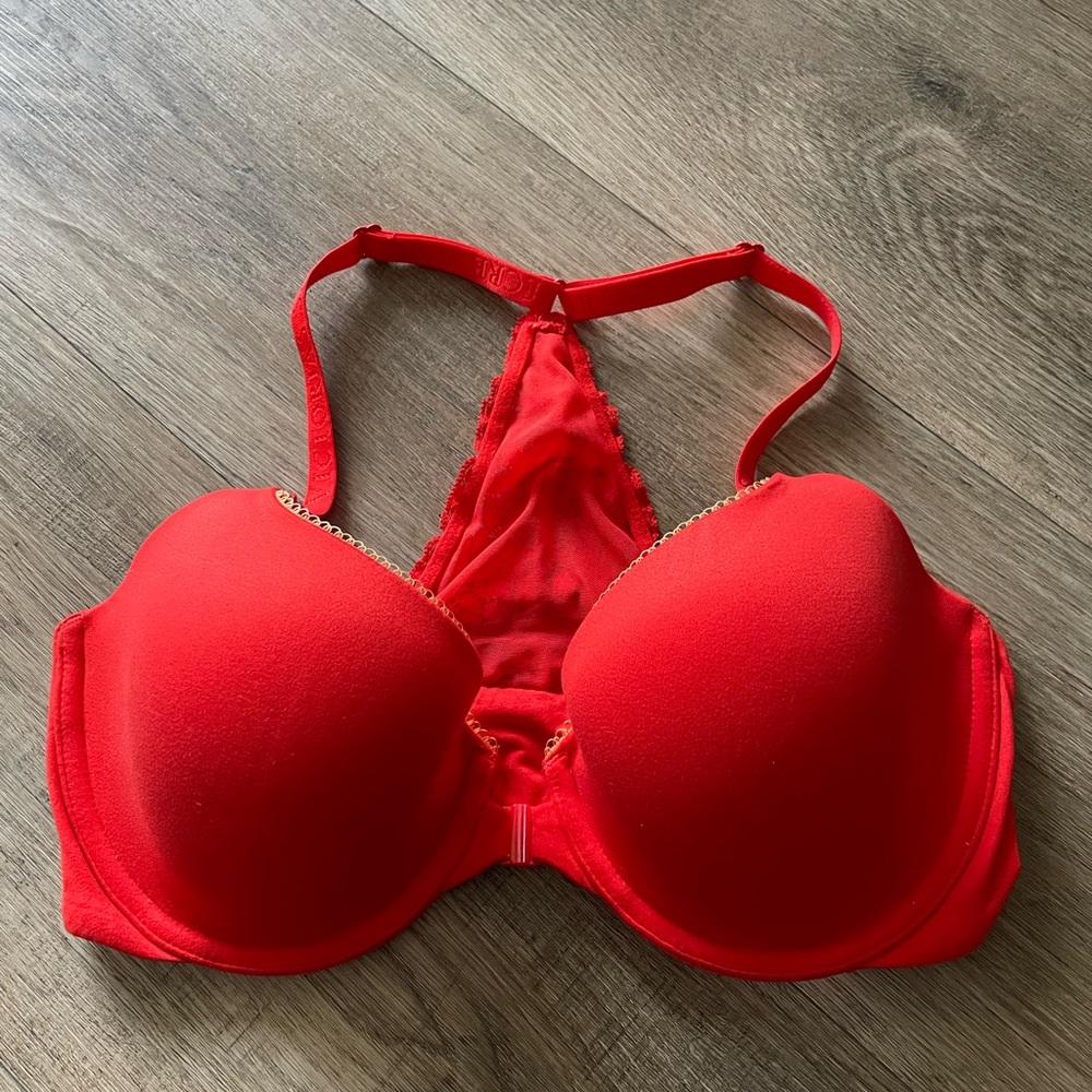 Victoria’s Secret Body by V Red Lace Racerback Lined Demi Bra 32DD Front Closure